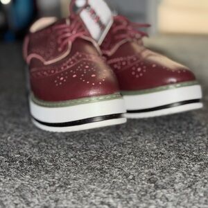 DADAWEN Women's Platform Lace-Up Wingtips Square Toe Oxfords Shoe